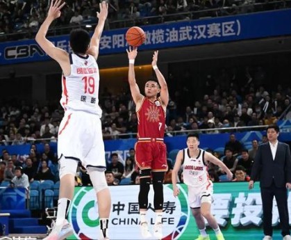 bob体育官方入口-CBA八强夜爆冷？北京赛季三杀广东，上海轻取山东